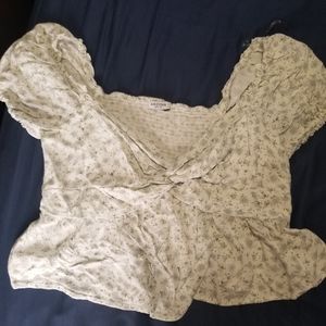 Cropped short sleeve puff shirt. Arizona XXL and true to size.